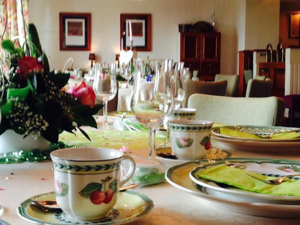 Hotel Haus Roedgen Wilnsdorf Bagian luar foto