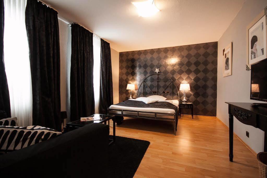 Hotel Haus Roedgen Wilnsdorf Bagian luar foto
